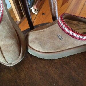 UGG kids slip ons Sz. 1